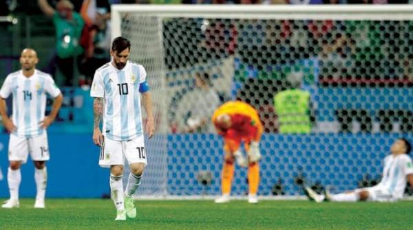 منتخب الأرجنتين يتحول إلى مادة للسخرية... وميسي يعيش كابوساً