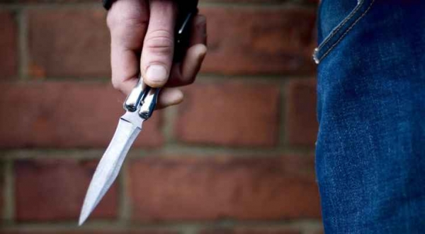 عشريني يذبح والديه