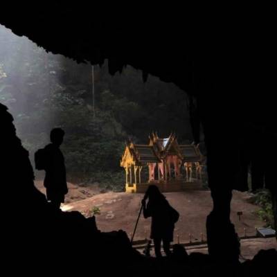 كهف في تايلاند يبتلع فريق كرة قدم!