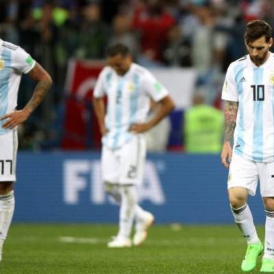 بالصور.. مشجع ينهي حياته بطريقة مأساوية حزنًا على أداء الأرجنتين