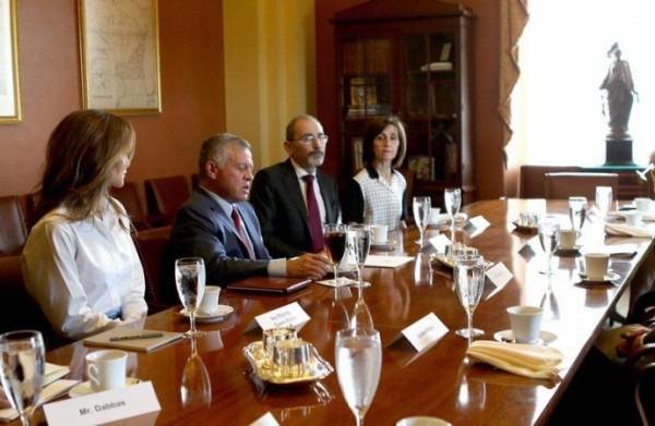 الملك : الأردن بات غير قادر على استيعاب المزيد من اللاجئين و أمنه ومصالحه أولوية