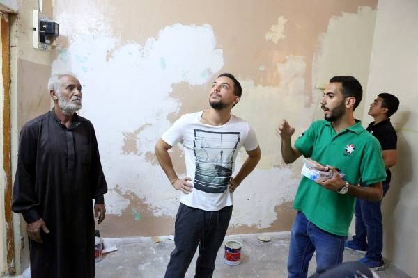 ولي العهد يفاجئ شباب مبادرة حقق في العقبة  صور