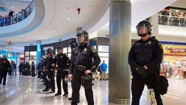 إخلاء 3 مراكز تسوق في مدينة روسية بعد تهديدات بوجود قنابل