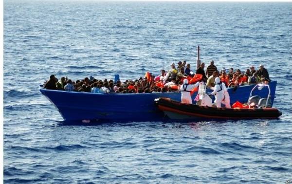 غرق 100 مهاجر قبالة سواحل طرابلس