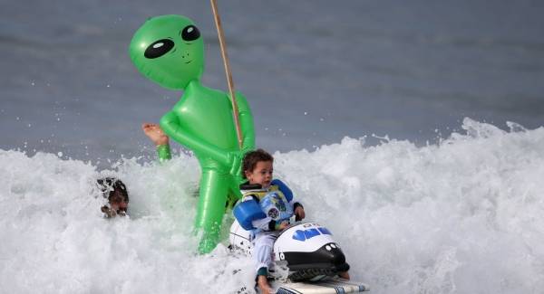 طفل فرنسي يعبر بحر الشمال في زمن قياسي