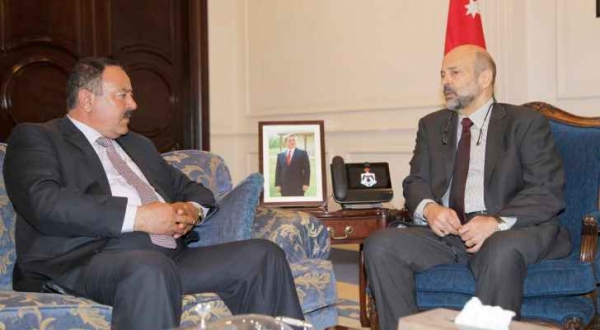 الرزاز يعد بإعادة دراسة الضريبة على مدخلات الإنتاج الزراعي