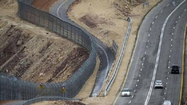 العراق يبني سياجا حدوديا مع سوريا لمنع تدفق الإرهابيين