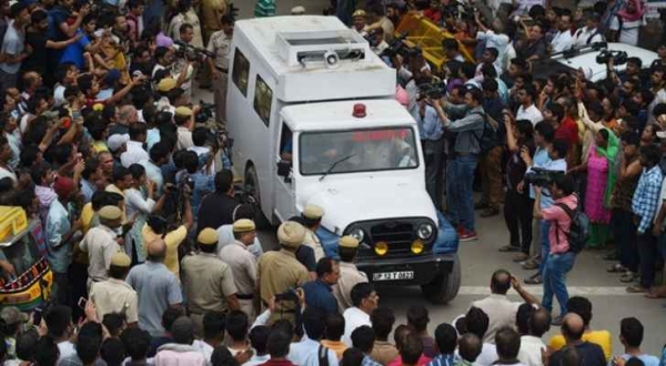 العثور على 11 جثة من عائلة واحدة داخل منزل بالهند