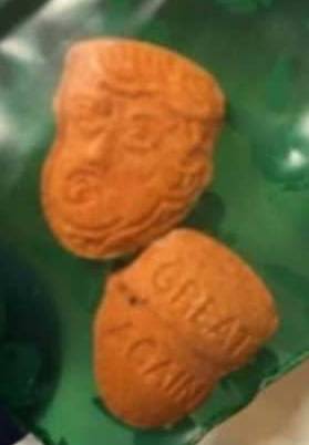 غارة للشرطة الأميركية تنتهي بضبط مخدرات ترامب