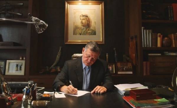 الملك يهنئ الرئيس الأميركي بذكرى الاستقلال