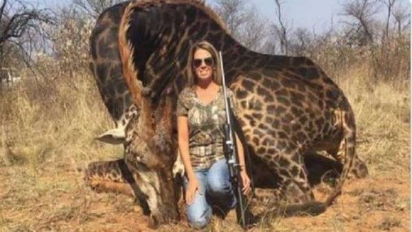 صورة فتاة أمريكية تثير غضب رواد الإنترنت