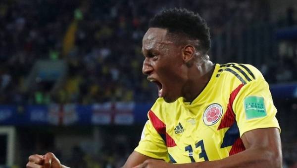 نجم دفاع منتخب كولومبيا تحت أنظار ليفربول