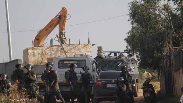إسرائيل تهدم قرية فلسطينية قرب القدس.. ودعوات للنفير