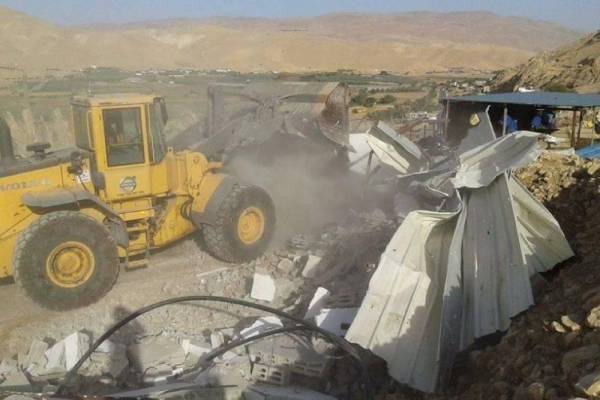 العليا الاسرائيلية تجمد قرار اوامر الهدم في الخان الاحمر