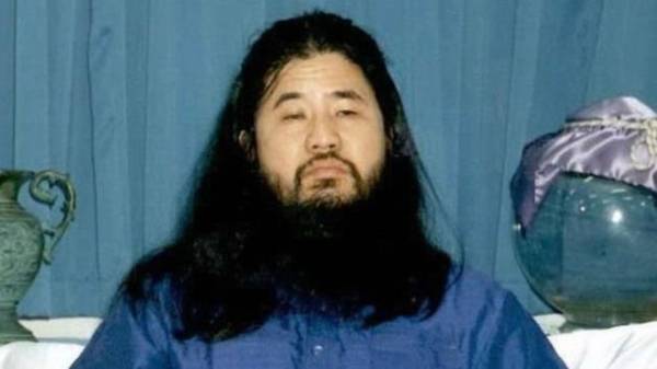 ما هي طائفة أوم شينريكيو التي أعدم زعيمها في اليابان؟