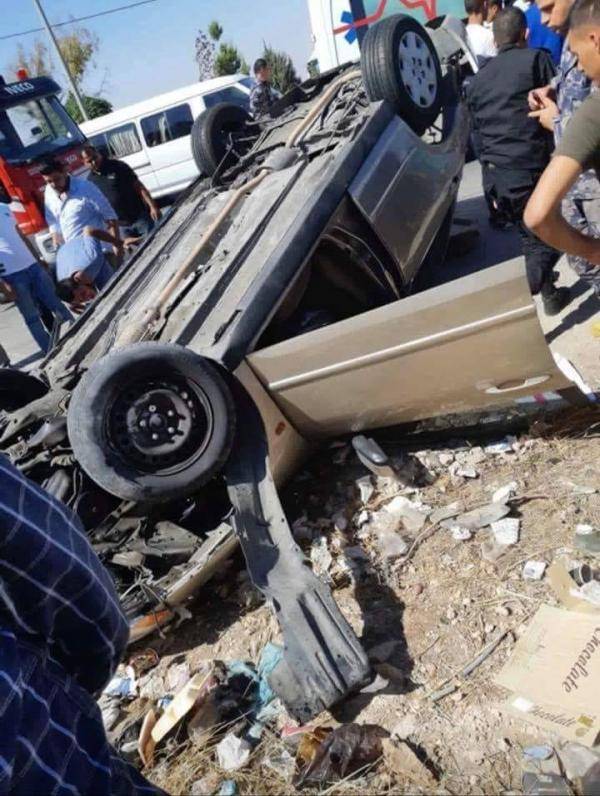 اصابة (5) اشخاص بتدهور مركبة في إربد (صور)