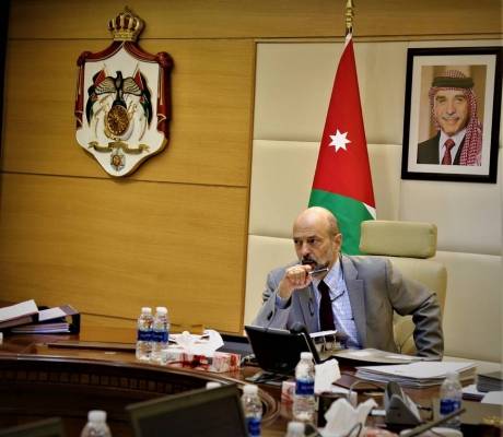 الرزاز سنوزع العبء الضريبي بعدالة !!