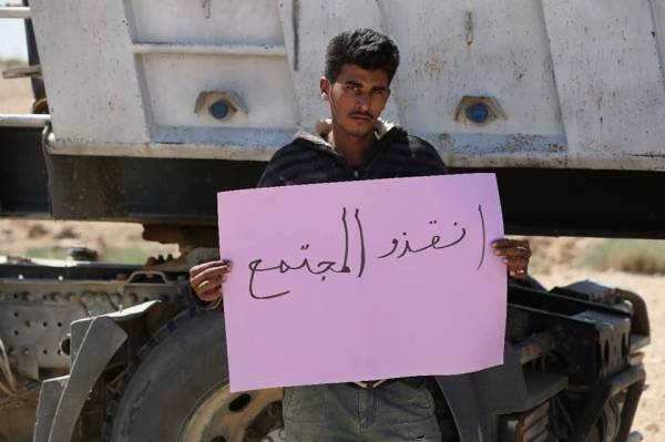 اصحاب الشاحنات ينتفضون ضد مصنع الراجحي  واعتصام للمرة الثانية  صور