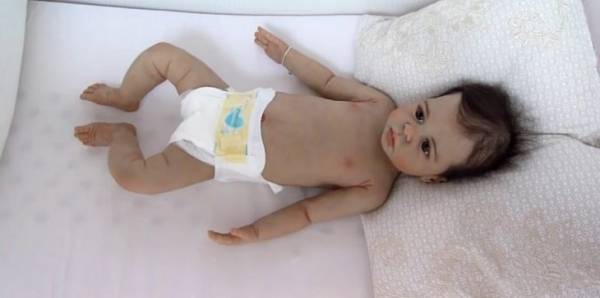 الدمية الشبيهة بالبشر تثير ذعر المجتمع السعوديفيديو