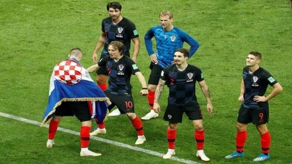 ما هو سبب نهاية أسماء لاعبي كرواتيا بـإيتش؟