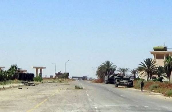 درعا: الجيش السوري يبدأ بإزالة السواتر الترابية بين الجمرك والحدود الأردنية
