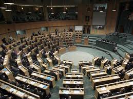 نقد نيابي مرتفع السقف للحكومة