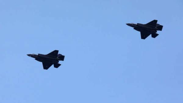 الدفاع السورية: الجيش الإسرائيلي يستهدف بالصواريخ أحد مواقعنا شمال مطار النيرب