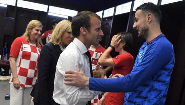 رئيس فرنسا زار غرفة كرواتيا وواساهم على الهزيمة
