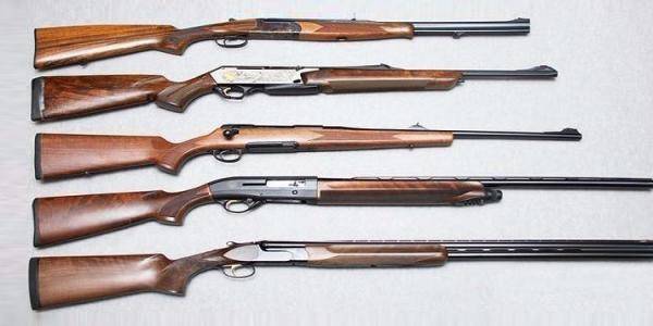 الجمارك تحبط تهريب 10 بنادق صيد وبضائع مختلفة (صور)