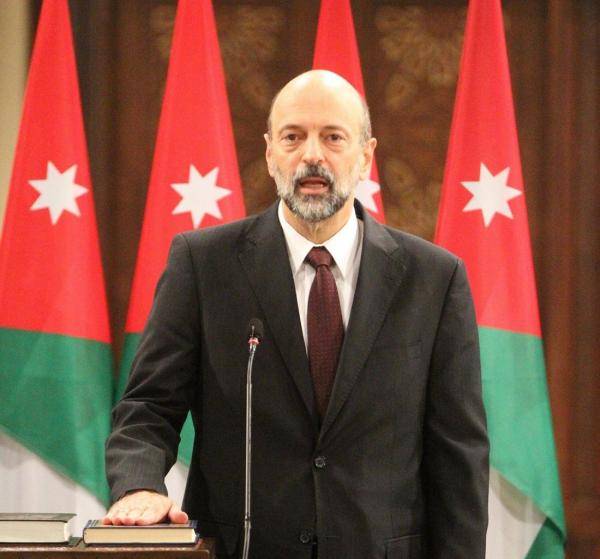 الرزاز يزور الرصيفة ويوعز بحل مشكلة البيبسي خلال اسبوع