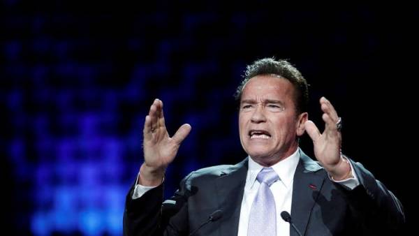 شوارزنيغر مخاطبا ترامب: وقفت أمامه مثل معكرونة صغيرة مسلوقة