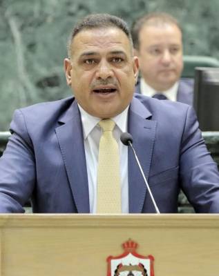 عصابة صاحب مصنع دخان يهددون نائب بعد ان كشف تهربهم