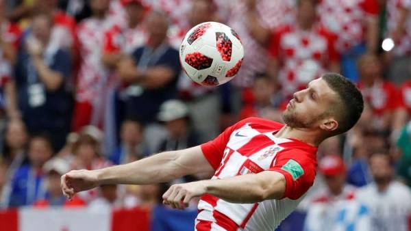 مهاجم من منتخب كرواتيا يسدد قروض جميع سكان قريته