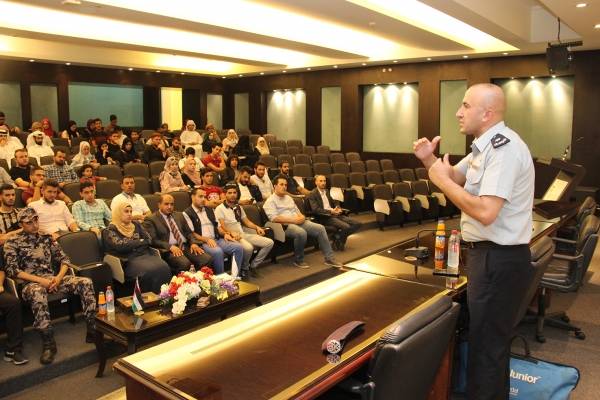 محاضرة حول الاسعافات الاولية في عمان العربية