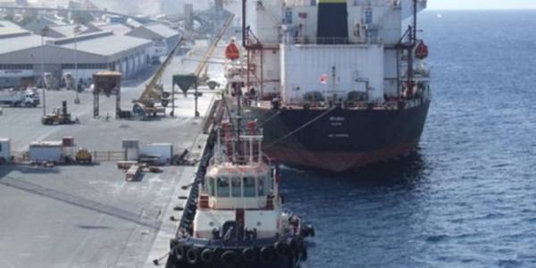 الفراهيد يسأل الحكومة عن استئجار باخرة الغاز بالعقبة ؟؟