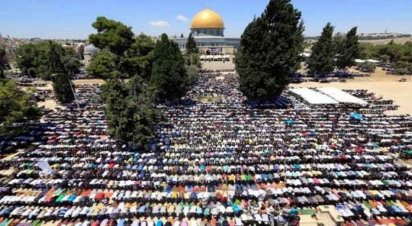 20 ألف مصل يؤدون صلاة الجمعة في المسجد الأقصى