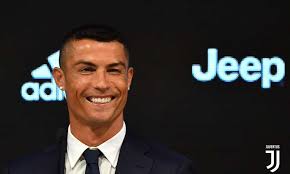 رونالدو يفاجئ عمال فندق بهذه الخطوة..