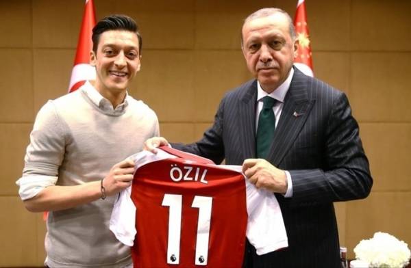 أوزيل: لست نادما على صورتي مع أردوغان