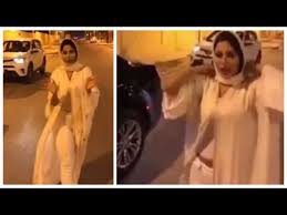 إعلامية سعودية تعتذر عن ظهور غير محتشم بعد إحالتها للتحقيق (فيديو)