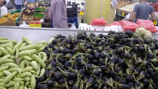 بلدية الزرقاء تتلف (300) كغم خضار (صور)