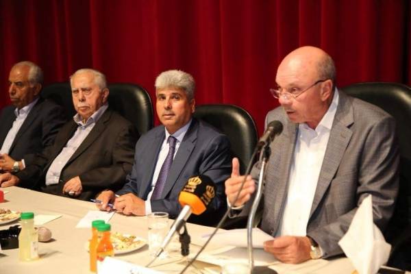 الفايز خلال لقاءه وجهاء الزرقاء : الهاشميون رعاة المقدسات وصفقة القرن شأن فلسطيني