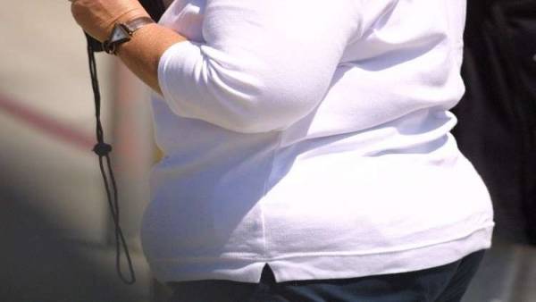 تضاعف وزنها بسبب أقراص تناولتها لتخفيضه!