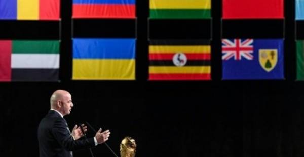 الفيفا يغرم عدة أندية عربية ويهدد بفرض حظر عليها في سوق الانتقالات