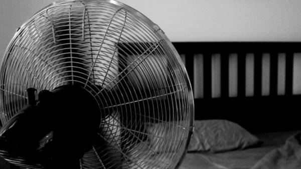 هل ستبقى مُصراً على النوم أمام المروحة بعد هذه المعلومات الصادمة؟