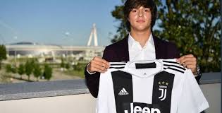 رسمياً.. يوفنتوس يعلن التعاقد مع موهبة برشلونة