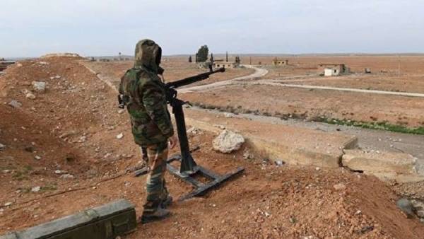 آلاف السوريين يغادرون إدلب عبر ممر روسي.. بعد إعلان الأسد قرب تحريرها