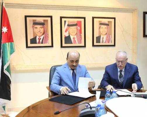 الكسبي الحساينة: يوقعان مذكرة تفاهم تشمل مجالات الطرق و الاسكان و العطاءات