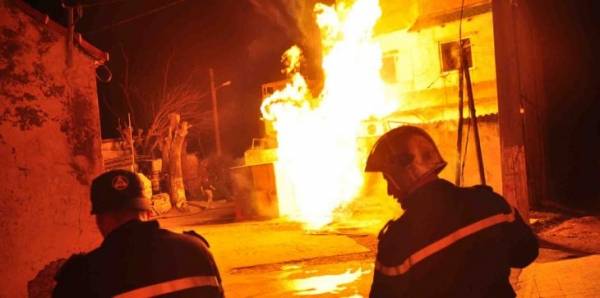 لهذا السبب.. عربي يقتل زوجته وأبناءه الثلاثة حرقًا