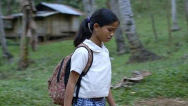 إنتهاء معاناة فتاة بـ6 أطراف (صور)