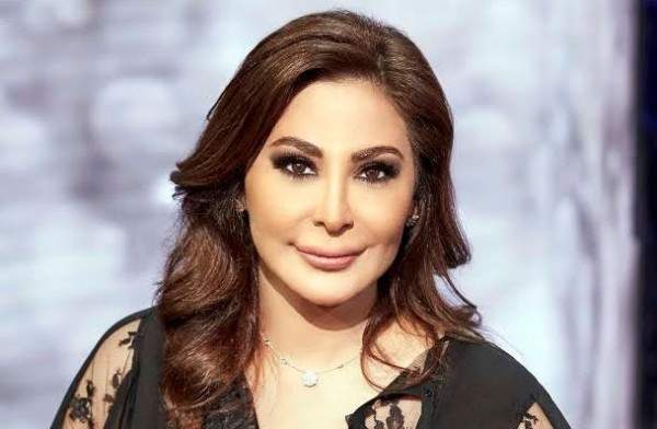 لقاء بين الفنانة اليسا والنجم العالمي ميسي (صورة)